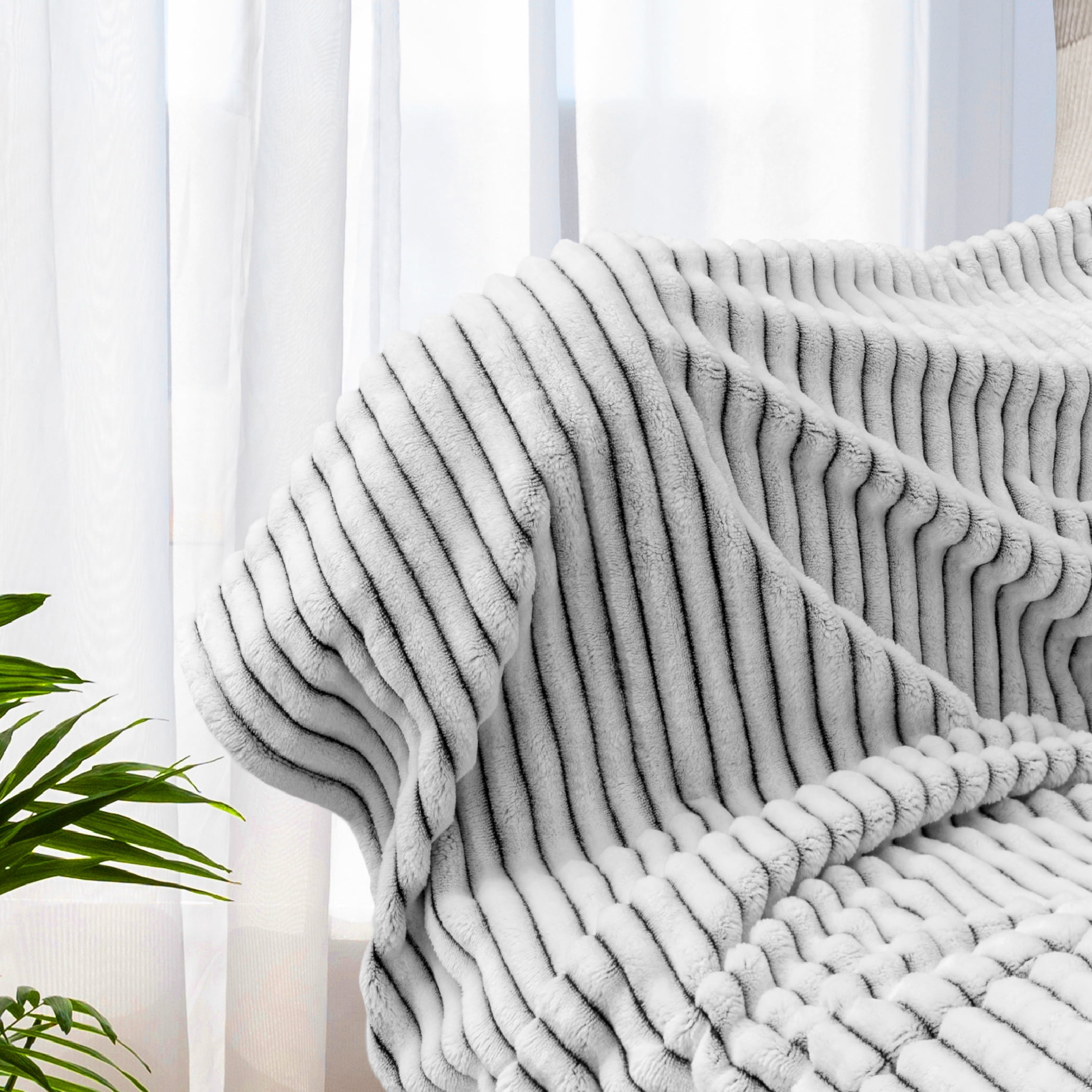 PAVILIA Soft Fleece King Bed Blanket Black and White, Large Fuzzy Plush Flannel Throw, Warm Cozy Ribbed Microfiber Blanket for Sofa Couch, Lightweight Striped Blanket, Black White, 108x90
