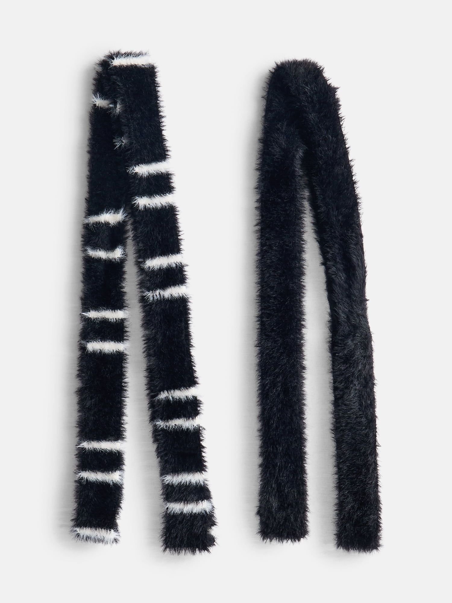No Boundaries Women's Skinny Scarf, Black Stripe