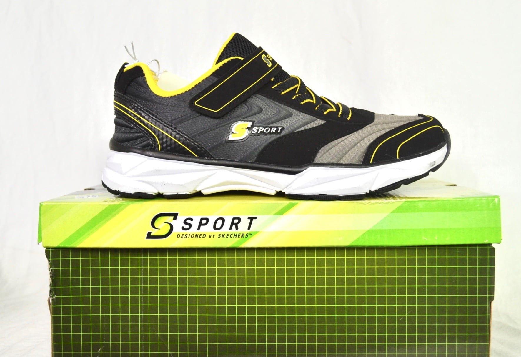 Sport Boys� Lapse Athletic Shoes Black Size 4 Sport Boys� Lapse Athletic Shoes Black Size 4