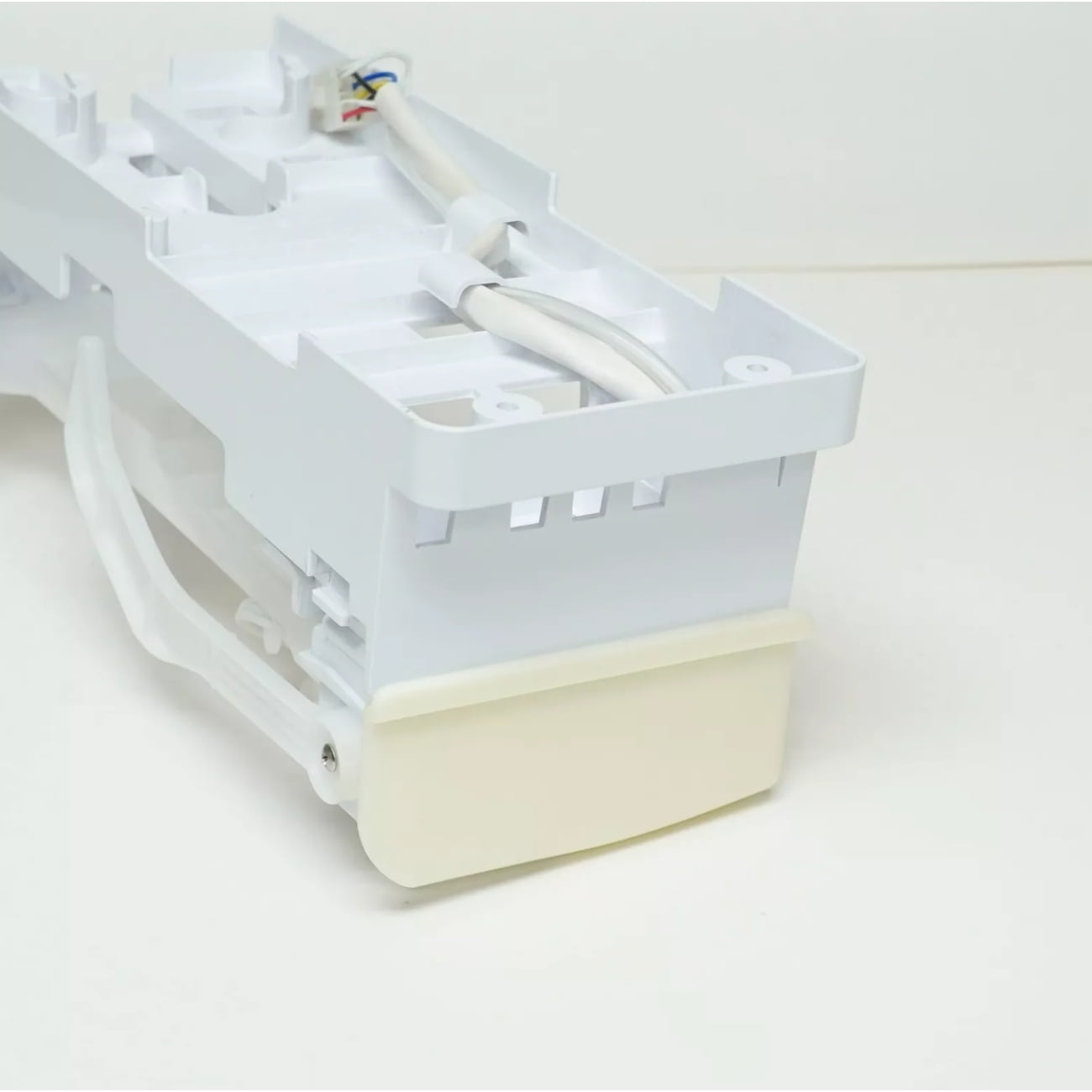Refrigerator Ice Maker Assembly Replaces for Samsung RF261BEAEBC/AA RF261BEAESG/AA RF261BEAESR/AA RF261BEAEWW/AA RF261BEAESP/AA RF261BEAESR RF260BEAEWW RF261BEAEBC RF261BEAESG RF261BEAEWW RF261BEAESP