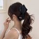thumbnail image 1 of Accesorio para el cabello con lazo, una horquilla, 1 of 4