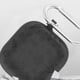 thumbnail image 2 of Funda Protectora Silicona para A Prueba Golpes AirPods 4 (gris), 2 of 6