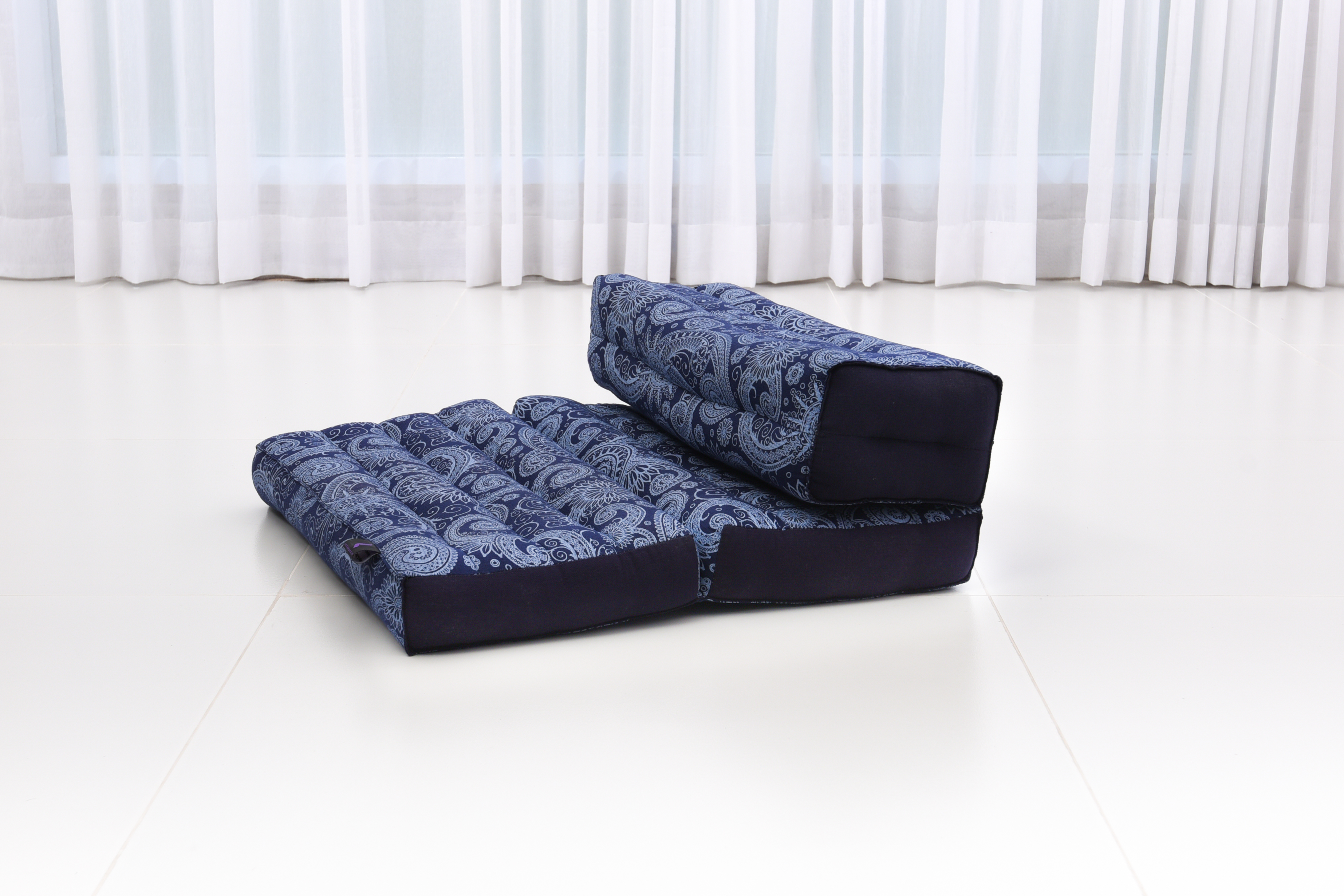 Leewadee Foldable Floor Mattress – 2 in 1 Floor Meditation Mat for Yoga and Relaxation, Seating Futon with Kapok, 20 x 28 inches, Blue White