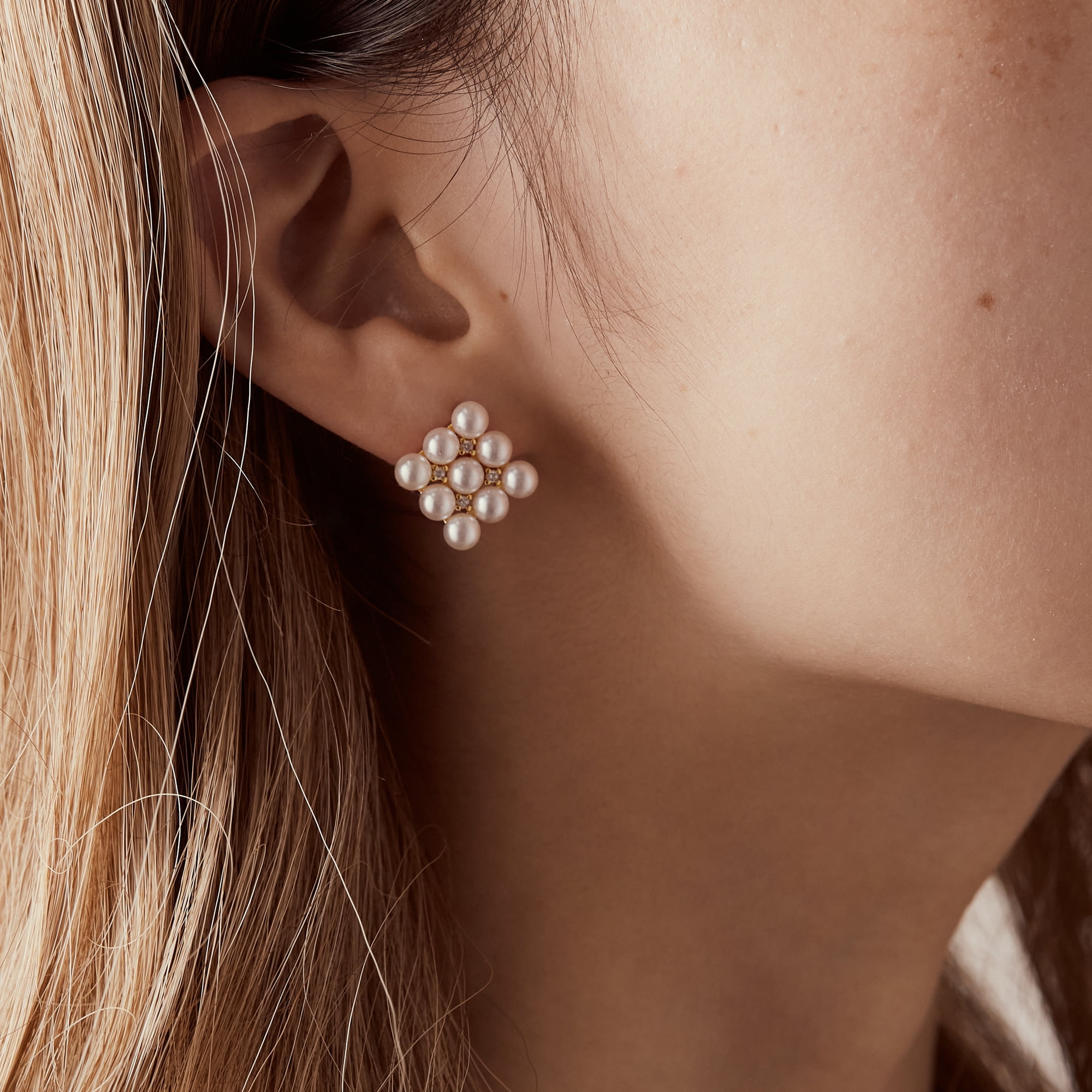 Rope clover pearl stud deals earring