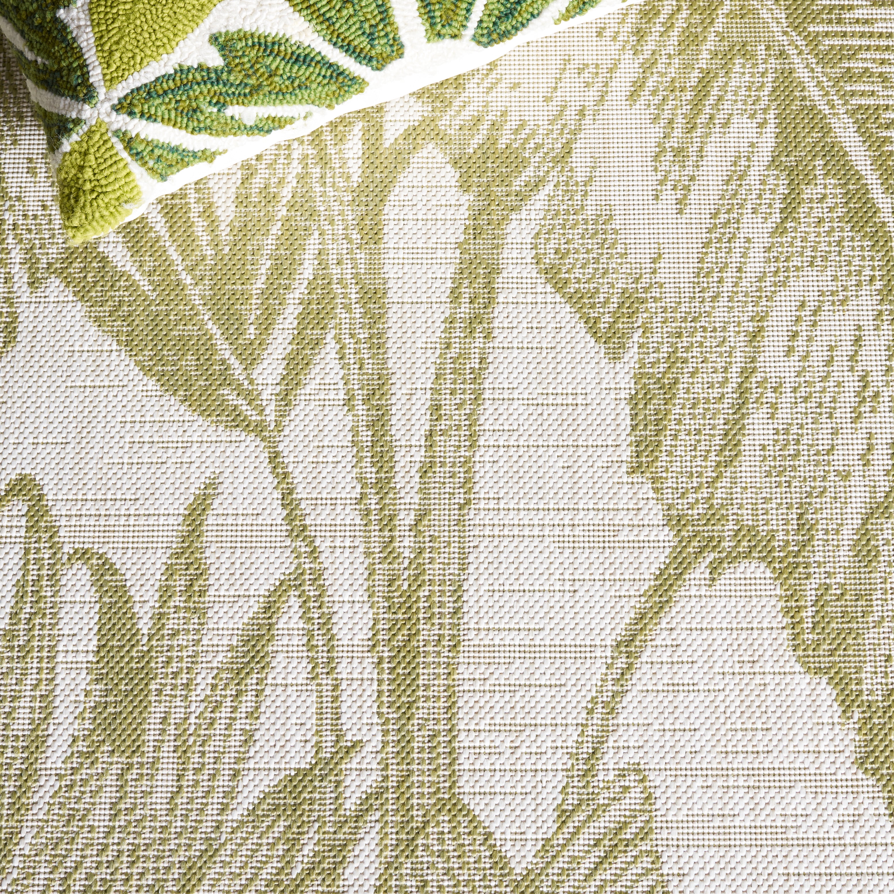 Safavieh Courtyard Twyla Botanical Indoor/Outdoor Area Rug, Ivory/Green, 6'7" x 6'7" Round