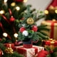 thumbnail image 5 of Adorno De Árbol De Plástico Mini Árbol De Navidad De 25x13x13cm Con Adornos De Frutos Rojos, Decoración Navideña De Escritorio De Plástico Verde Para Decoración De Escenas (1 Unidad) Rkxzt, 5 of 8