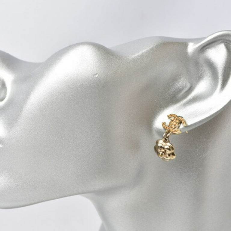 Chanel Gold CC Round Shaped Logo Earrings For Sale at 1stDibs
