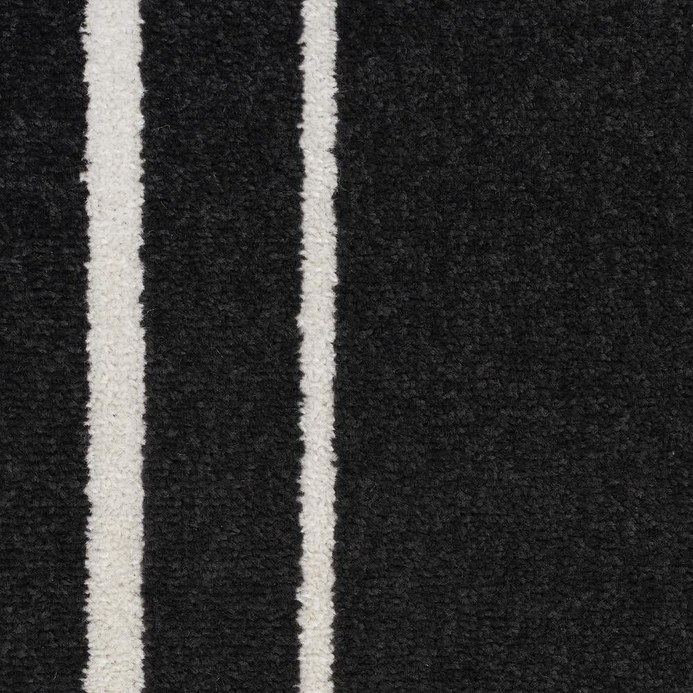 Nourison Essentials Indoor/Outdoor Black Ivory 5' x 7' Area Rug, (5x7)