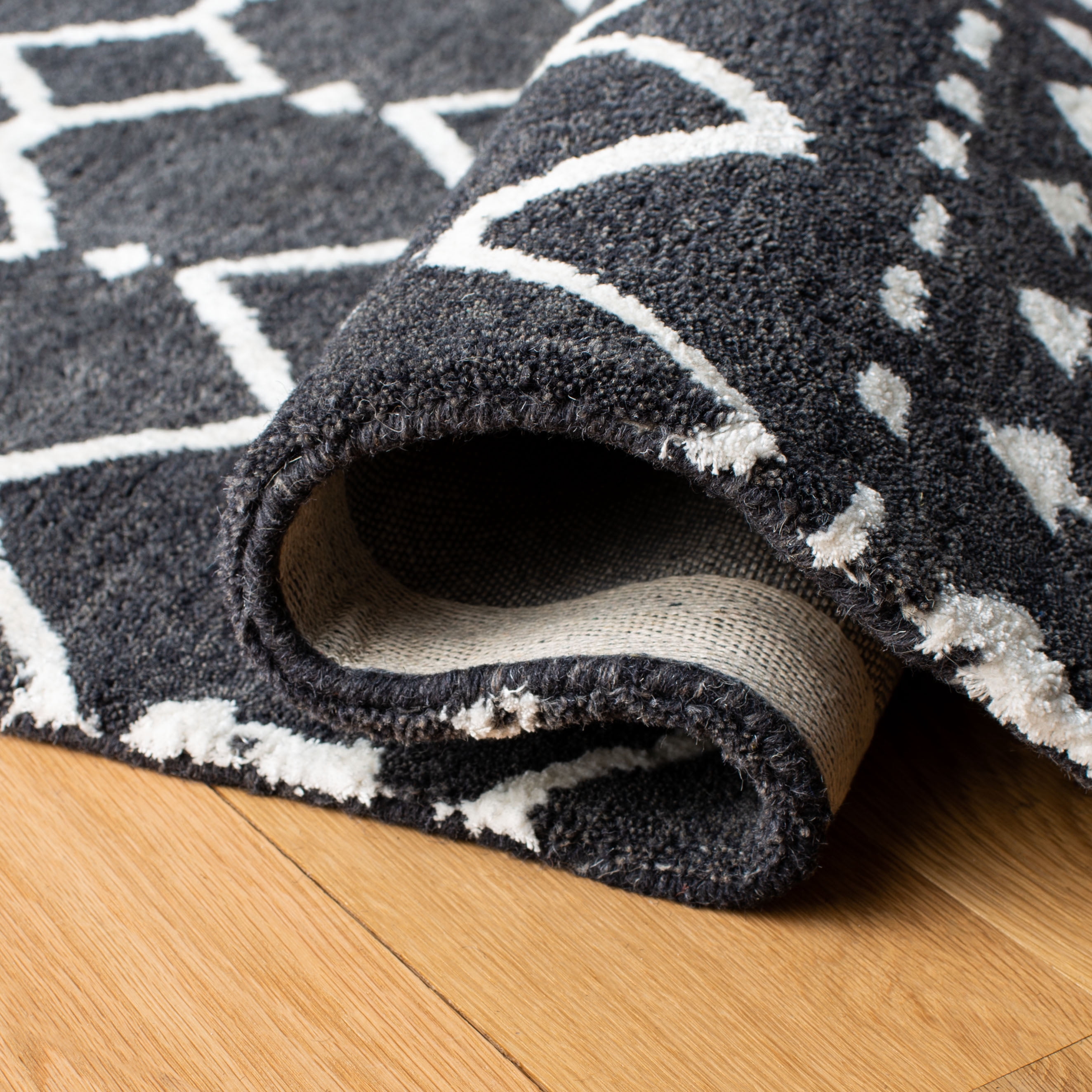 SAFAVIEH Himalaya Darin Geometric Wool Area Rug, Dark Grey/Ivory, 8' x 10'