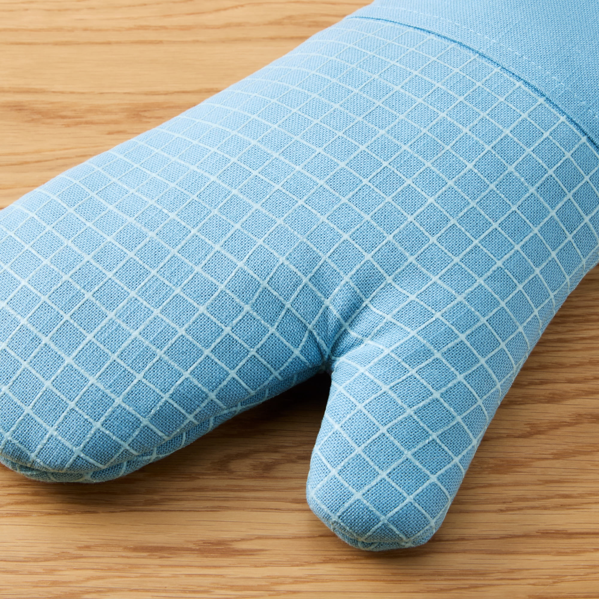 KITCHENAID Gourmet Series Gridlines Oven Mitts 2-Pack Set, Heat Resistant up to 600°F, Soft Silicone Grip, Magnetic Cuff, Blue Velvet, 7"x14"