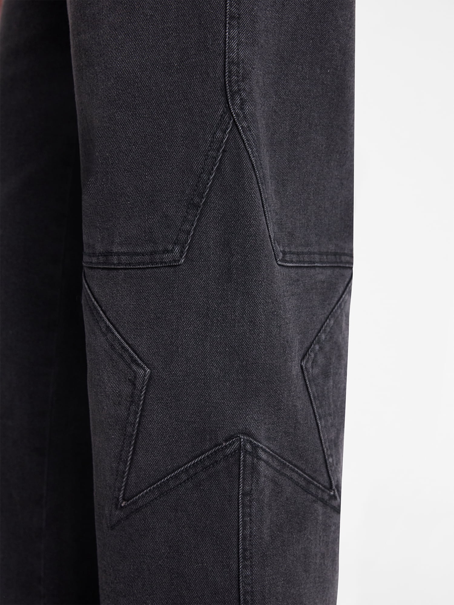 No Boundaries Mid-Rise Star Jeans, 31" Inseam, Women's