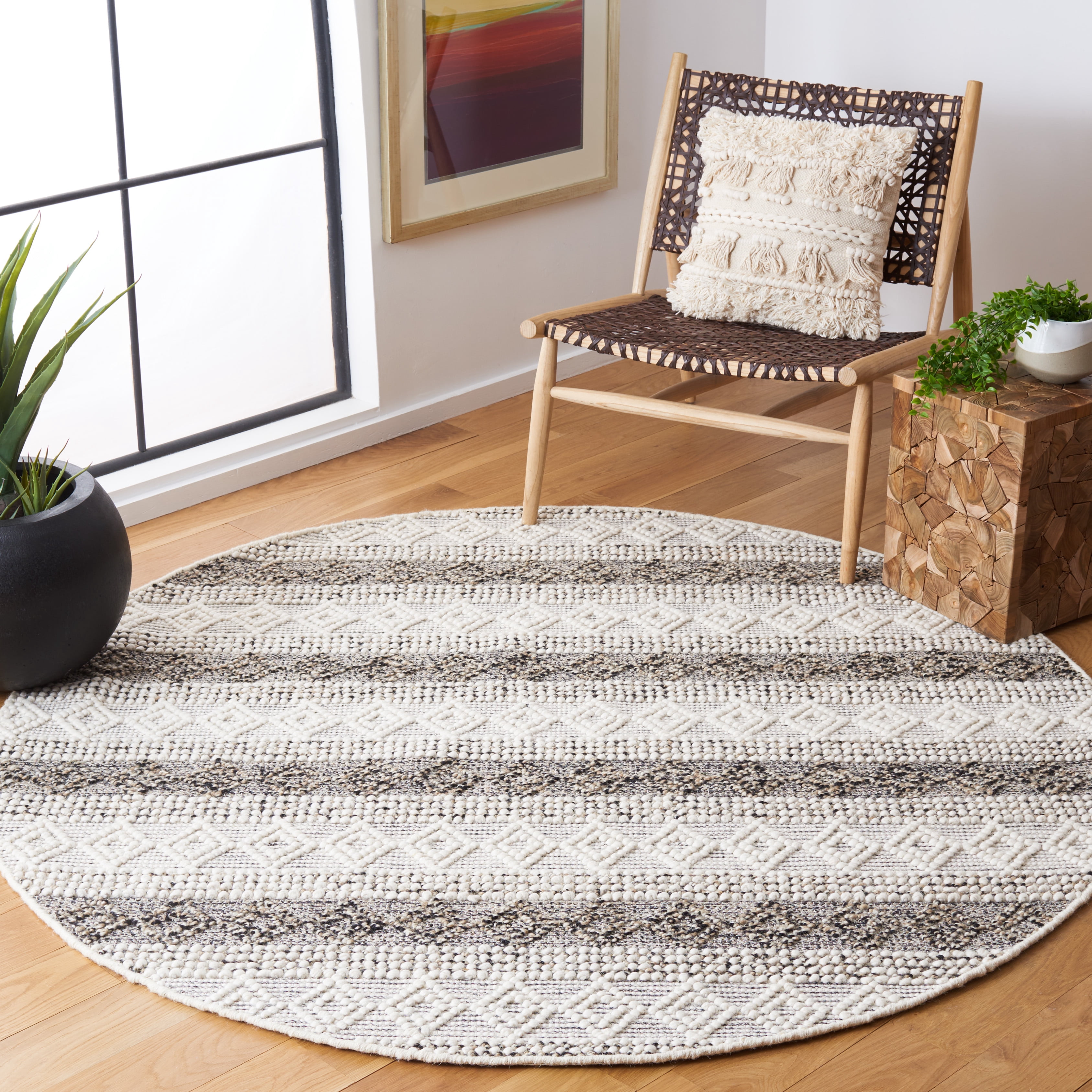 SAFAVIEH Natura Elinor Geometric Striped Area Rug, Ivory/Black, 6' x 6' Round