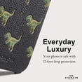 thumbnail image 3 of Funda Coach de piel granulada genuina grabada para iPhone 16, 3 of 8