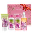 thumbnail image 1 of Kit de baño y cuerpo Vital Luxury Sweet Pea con loción y gel de 88 ml, 1 of 7