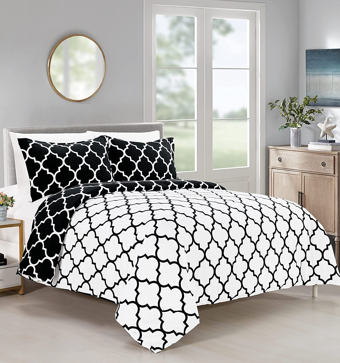Elegant Comfort Super Soft Quatrefoil Comforter Pattern Down Alternative Reversible 3-Piece Comforter Set,King, Black/White