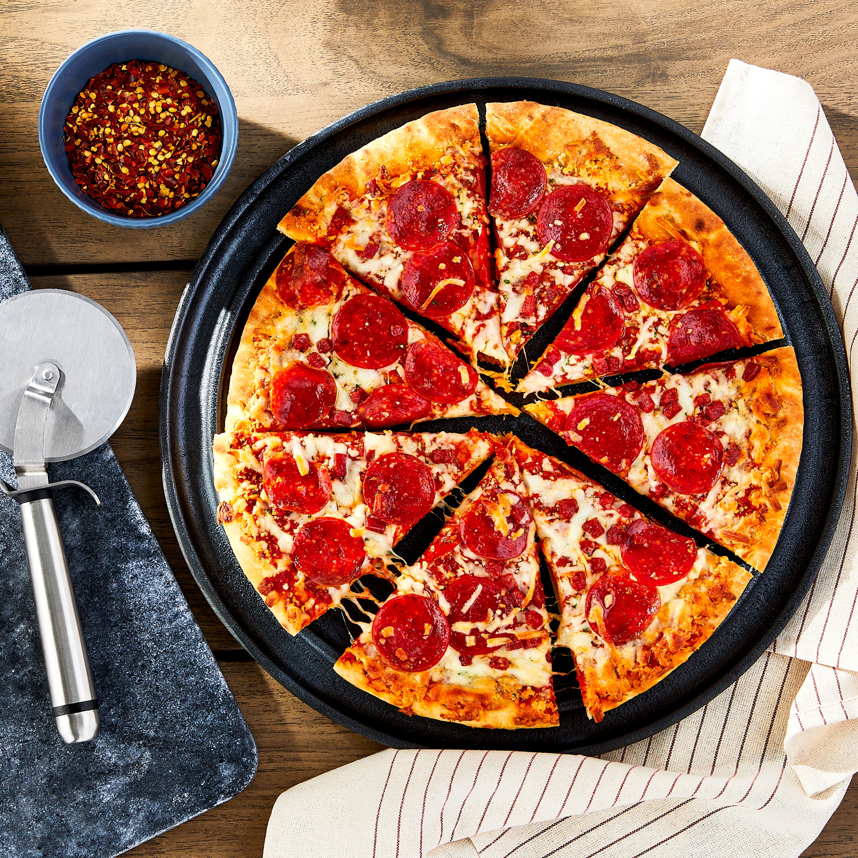 Marketside Pepperoni Pizza with Traditional Crust and Marinara Sauce, 12 Inch, Medium (Refrigerated)