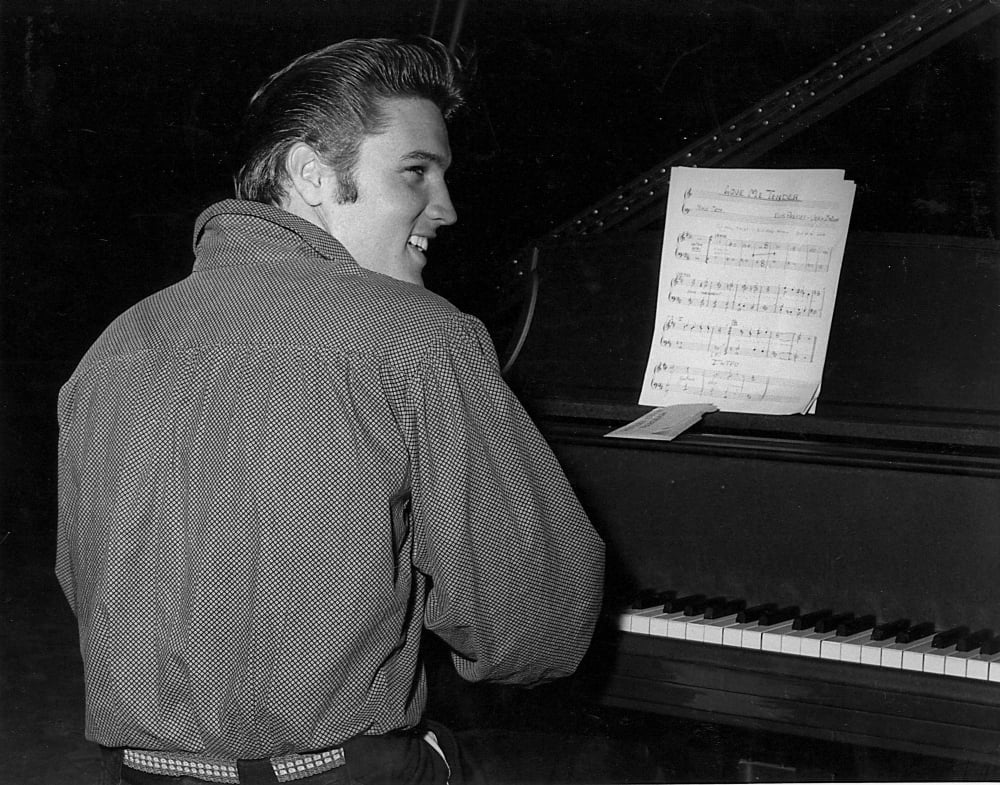 elvis-presley-playing-piano-photo-print-30-x-24-walmart