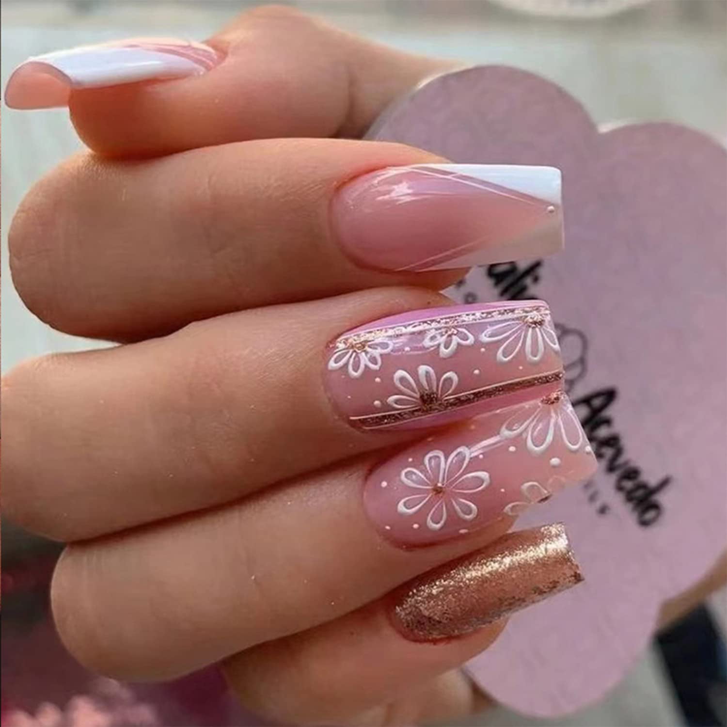 Press on Nails Medium Coffin , Nude Pink Fake Nails Kit with Silver Daisy+  Glitter Design, Exquisite Acrylic Glue on False Nail Stick on Nails for  Women Gifts Reusable Full Cover Gel