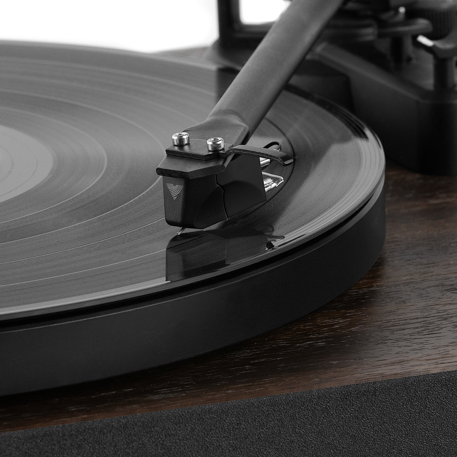 Victrola　with　Built-In　Stream　Vinyl　Premiere　T1　Turntable　Premium　(Espresso)