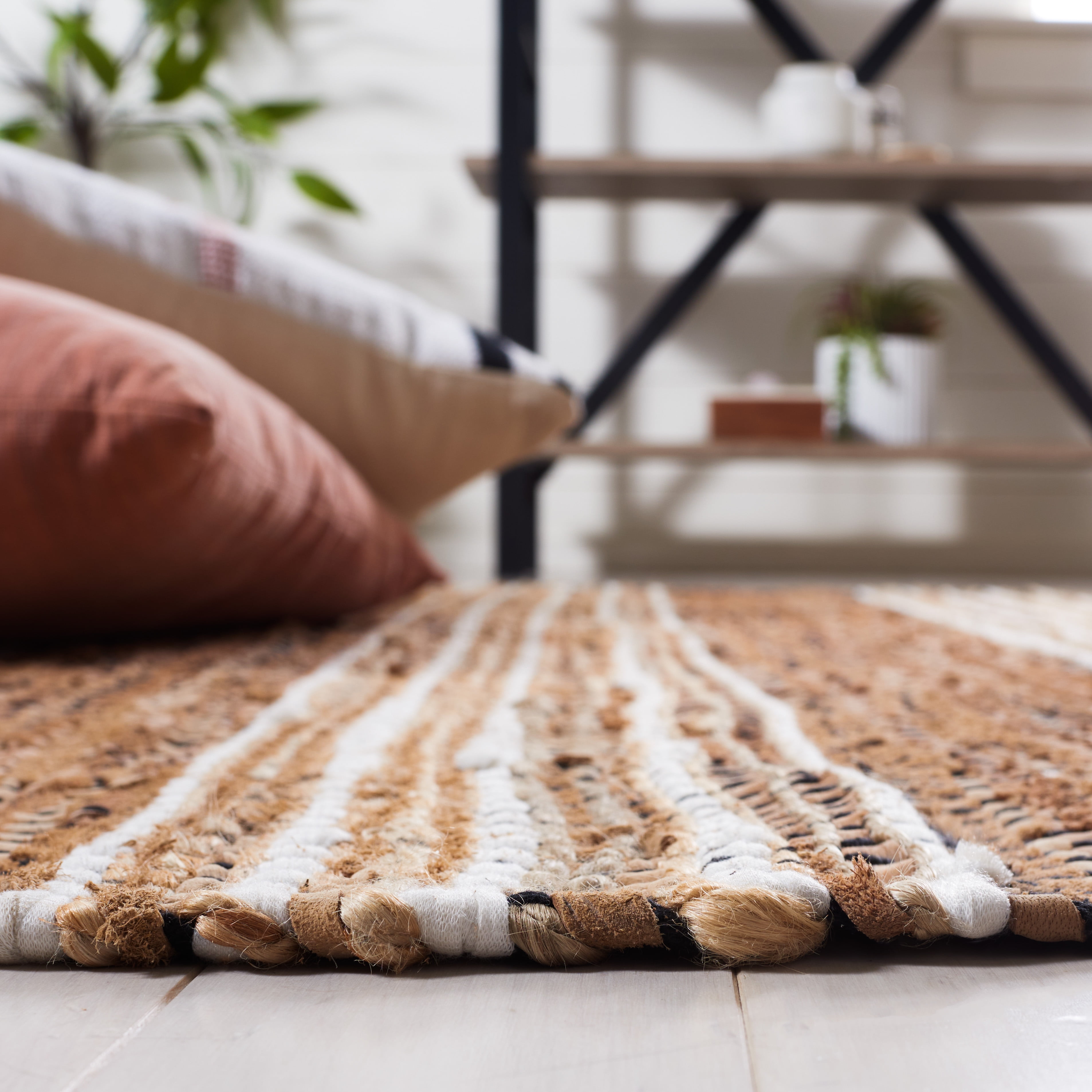 SAFAVIEH Vintage Leather Crawford Striped Area Rug, Brown/Natural, 6' x 9'