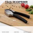 thumbnail image 2 of Prensa de Ajo Ergonómica de Acero Inoxidable con Pelador y Cepillo, Picadora Manual Resistente al Óxido, Fácil de Usar y Limpiar, Ideal para Ajo, Jengibre, 2 of 5