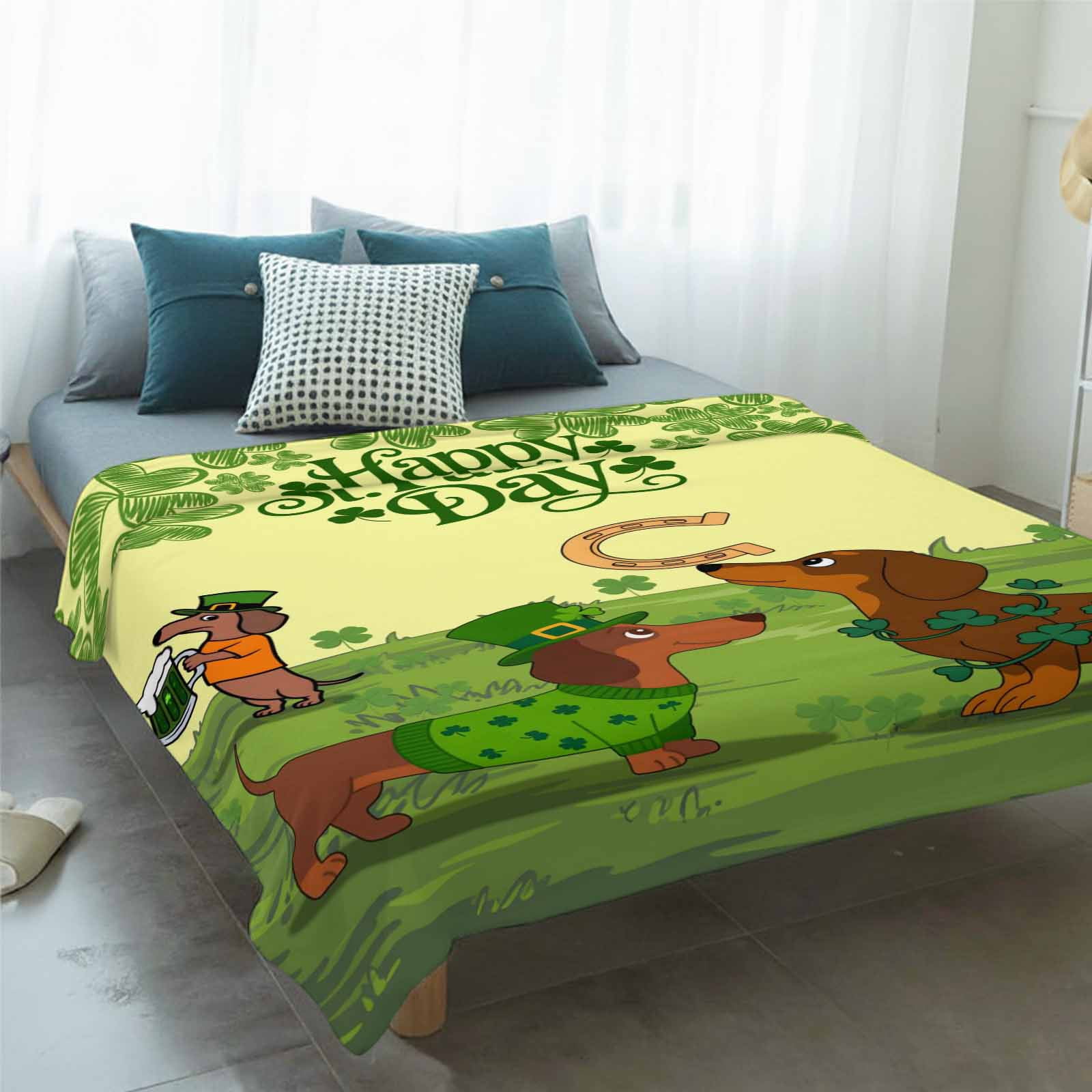 Yellow St. Patrick's Day Blanket Soft Cozy Warm Throw Blanket for Couch, Plush Fuzzy Flannel Fleece Blankets for Sofa, Green Lucky Clovers Dog Bed Blankets Lightweight Gifts for Women, 32"x48"