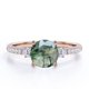 thumbnail image 1 of JeenMata Anillo de Compromiso de 1,5 Quilates con Forma Redonda de 4 Puntas Pavé de Ágata Verde Musgo Dendrítica Natural Transparente y 3 Piedras de Moissanita en Baño de Oro Rosa de 18 K sobre Plata, 1 of 6