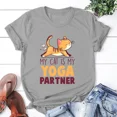thumbnail image 4 of Mon Chat Est Mon Partenaire de Yoga T-Shirt Imprimé Femmes Hommes Été Décontracté Manches Courtes Col Rond Hauts T-Shirts Mode HM374-Rouge L, 4 of 5