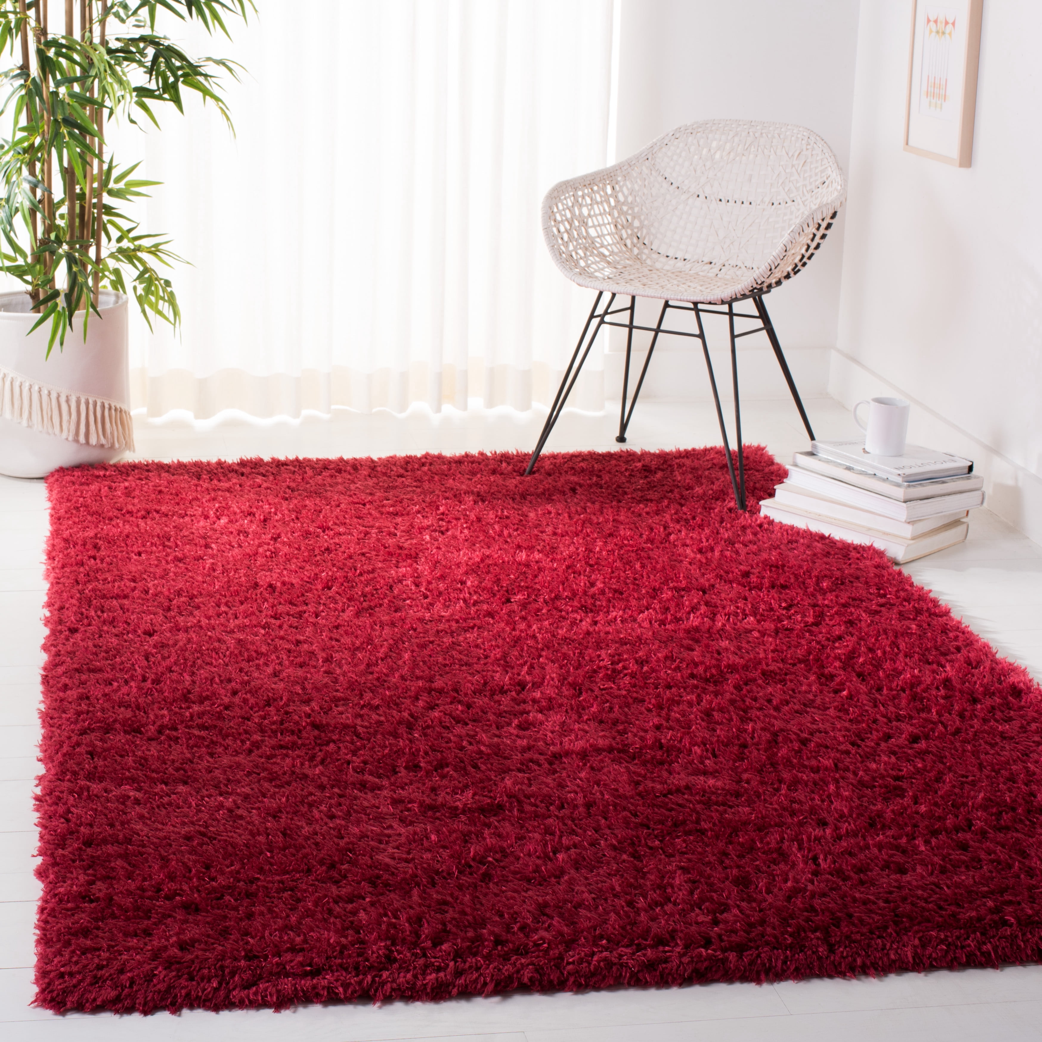 SAFAVIEH Madrid Miah Solid Polyester Shag Area Rug, Red, 3' x 3' Square