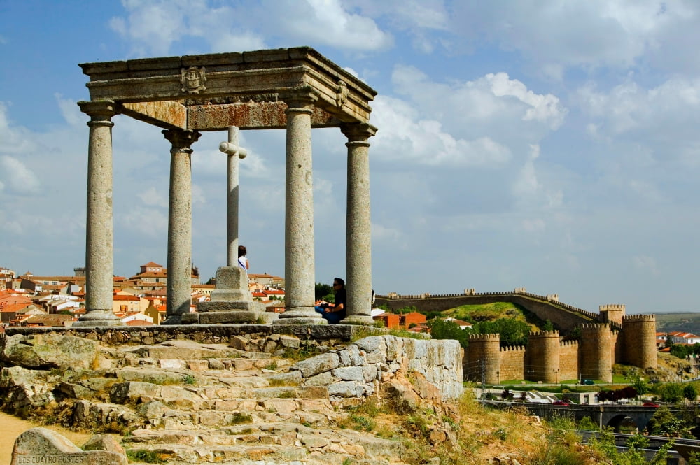 Cuatros Postes (Four Pillars or Posts) in the old Castillian Spanish