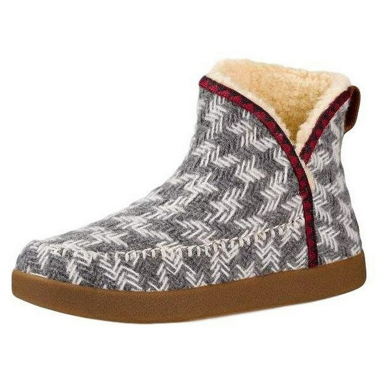 Sanuk boots deals
