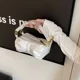 thumbnail image 5 of Bolso de hombro de PU con cadena de perlas de diseño de venta caliente para mujer 2024 nuevo bolso cruzado para mujer bolso para teléfono móvil con cremallera hilo de coser, 5 of 5