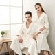 thumbnail image 5 of Camisón de pareja de terciopelo Beibei de franela gruesa de otoño e invierno Bata de baño con cinturón fijo de gran tamaño extendida para hombres y mujeres, 5 of 6