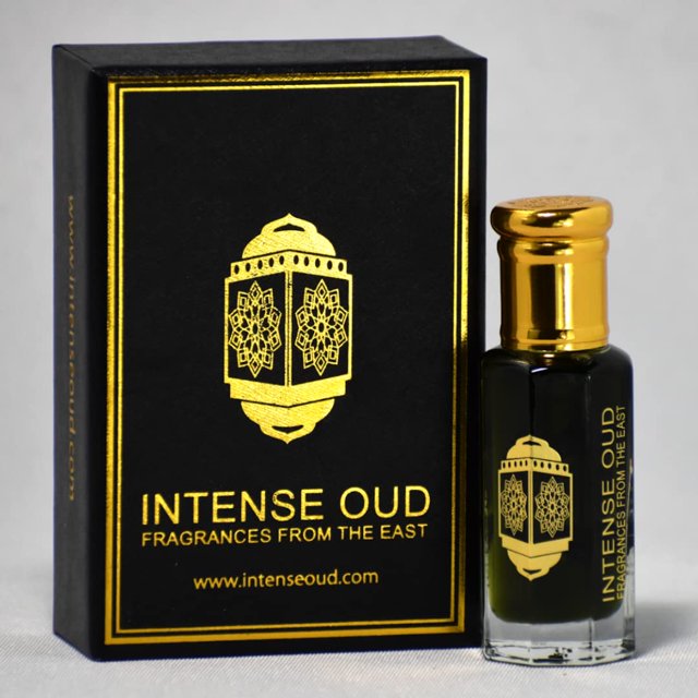 Aceite de perfume INTENSE OUD Jannet El Firdaus 12 ml con caja de regalo