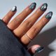 thumbnail image 1 of Uñas postizas Glamnetic cortas ovaladas con efecto cat-eye negro, 1 of 9