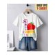 thumbnail image 1 of Camiseta de 1.er grado para niños y niñas: diseño "Hola 1.er grado" para la vuelta al cole. Ligera y cómoda, de manga corta, amarilla con estampado de manzana y lápiz. Camiseta informal de cuello re, 1 of 6