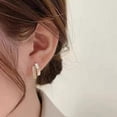 thumbnail image 1 of Pendientes de doble capa de concha de plata esterlina 925 para mujer, sencillos, hipoalergénicos, elegantes, con clip para la oreja sin agujeros, 1 of 5