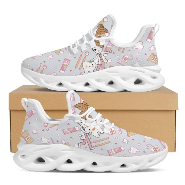 Zapatos de enfermería ligeros y cómodos para mujer, zapatillas de malla con diseño de equipo dental de dibujos animados, zapatos casuales con cordones de tendencia urbana salvaje.