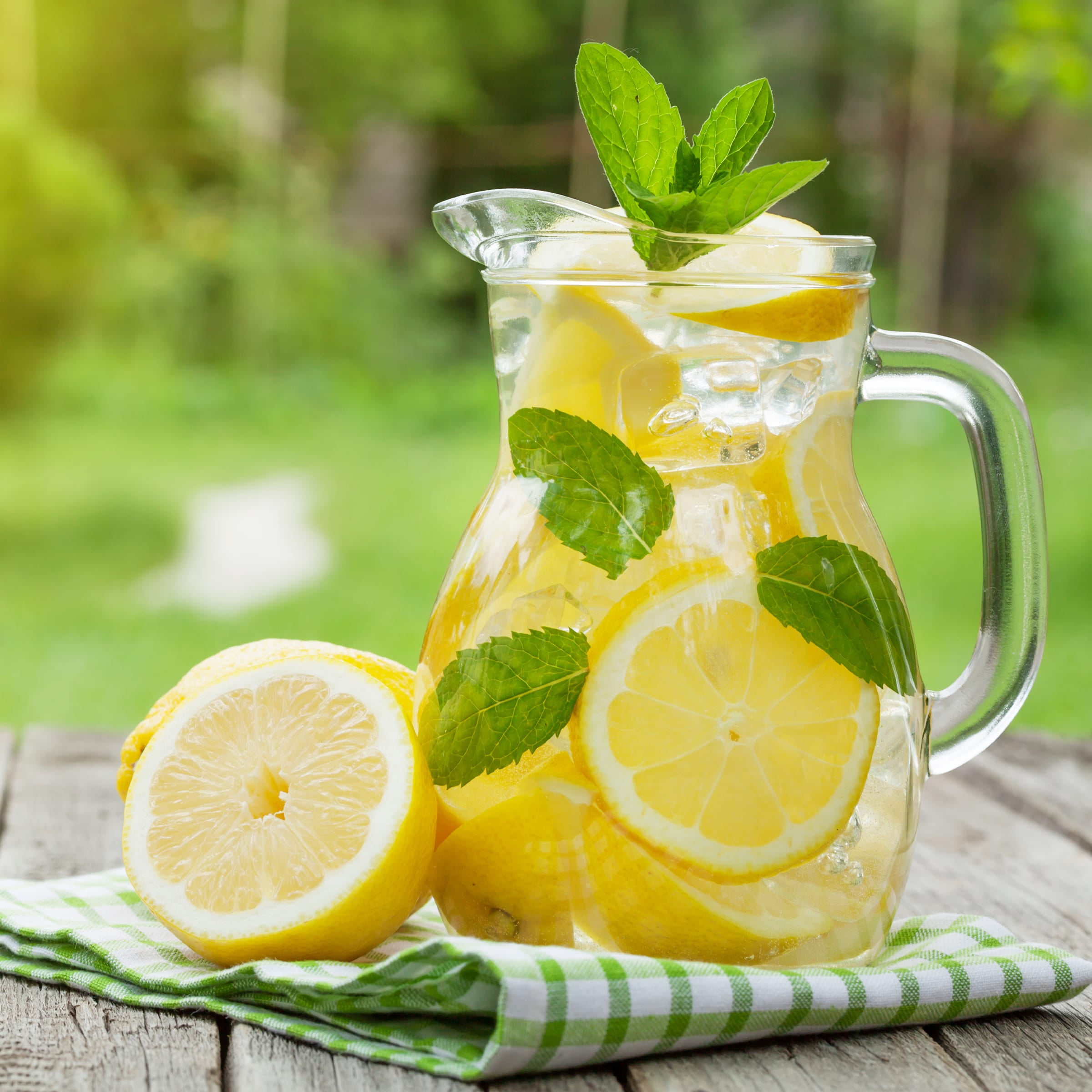 Swiss Premium Lemonade Drink - 1 Gallon Plastic Jug