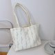 thumbnail image 4 of Bolso Hombro para Mujeres Acolchadas Celosía Diamante Gran Capacidad Moderna Transporte Algodón Floral Liviano, 4 of 9