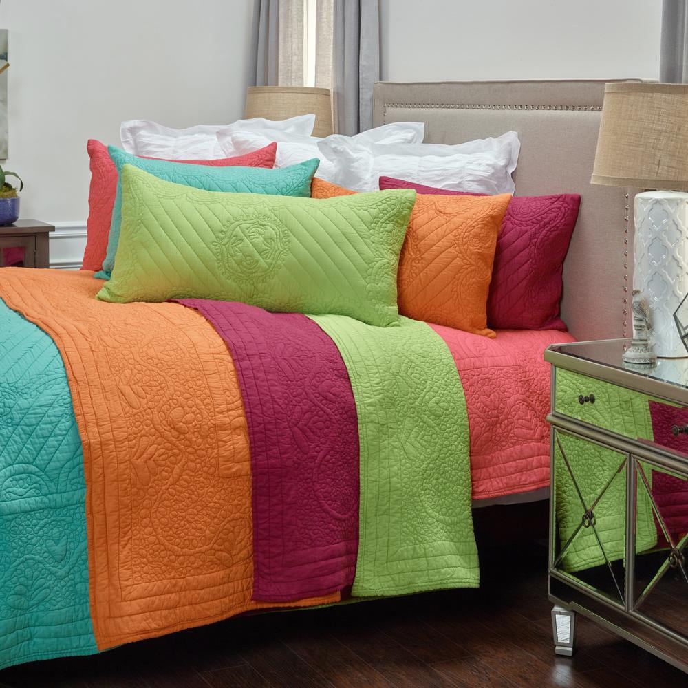 Rizzy Home 70" x 86" Quilt- BT1789