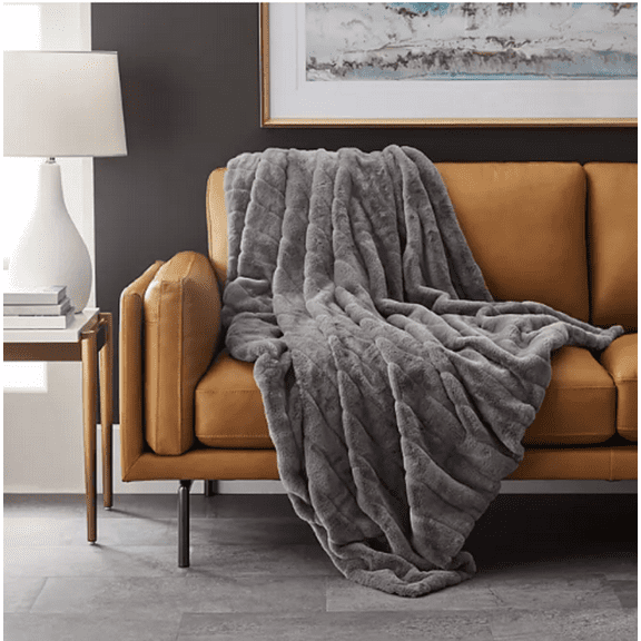 17XD1203 Luxury Faux Fur Throw 60''x70'', Charcoal Carved
