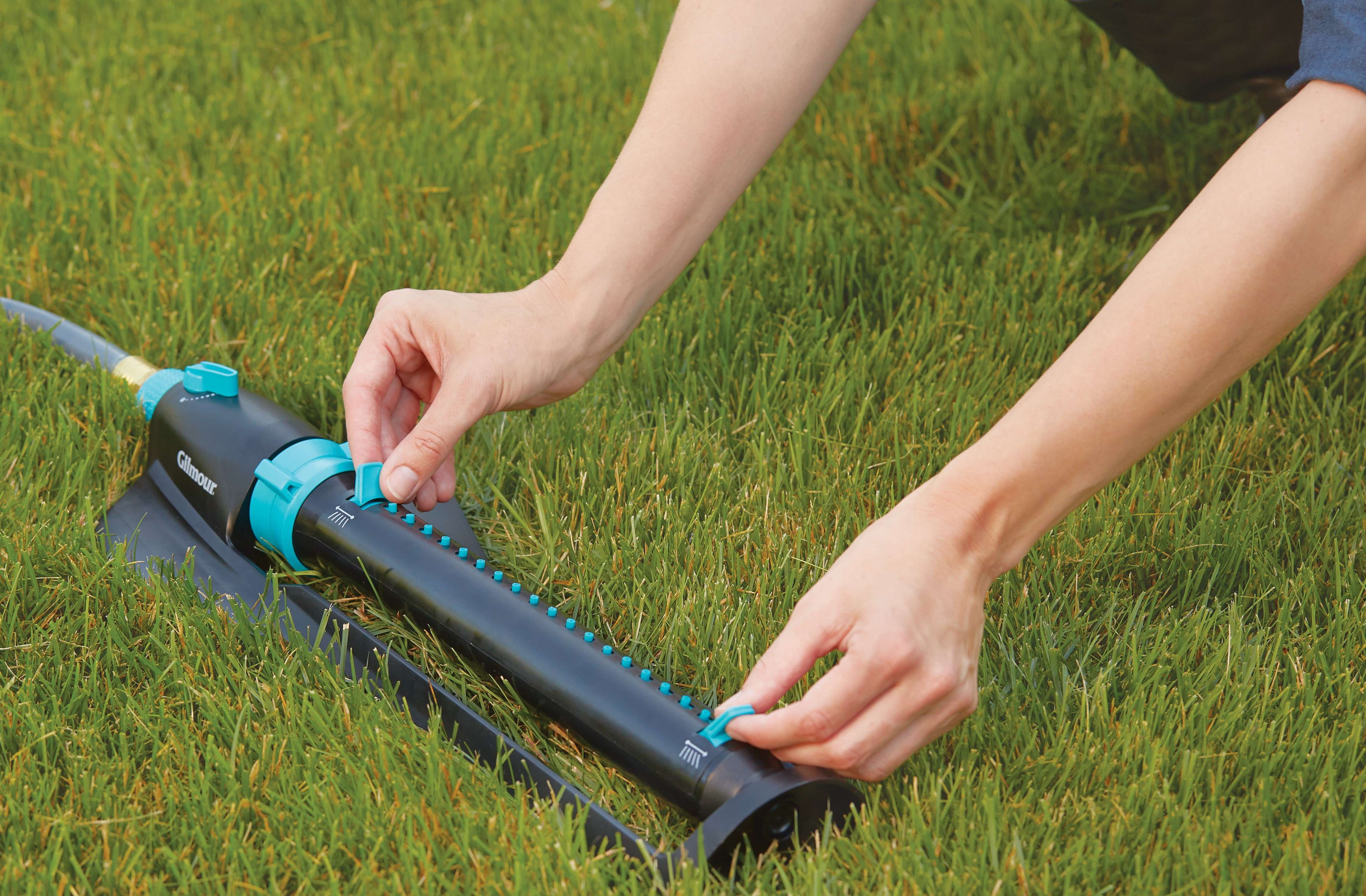 Gilmour 4000 Sq Ft Medium Duty Rectangular Sprinkler with Straight Plastic Tube with Plastic Base with Width Control with On/Off