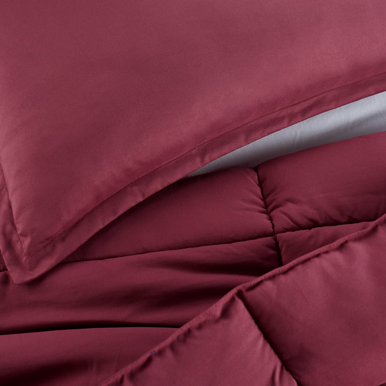 Serta Simply Clean 3-Piece Burgundy Solid Microfiber Full/Queen Comforter  Set OZT018CHQBUR - The Home Depot