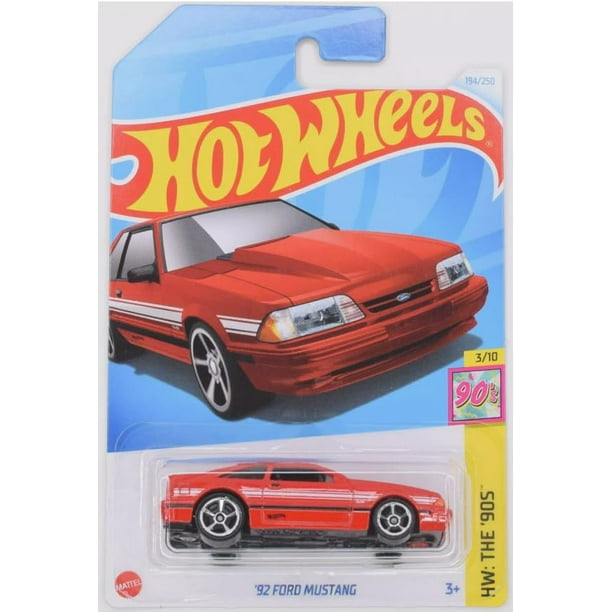 Auto Hot Wheels 92 Ford Mustang fundido a escala 1:64 rojo