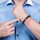 thumbnail image 4 of Pulseras de mancuernas negras para hombres y mujeres, juego de pulseras de cuentas de mancuernas de piedra natural, regalos, 4 of 7