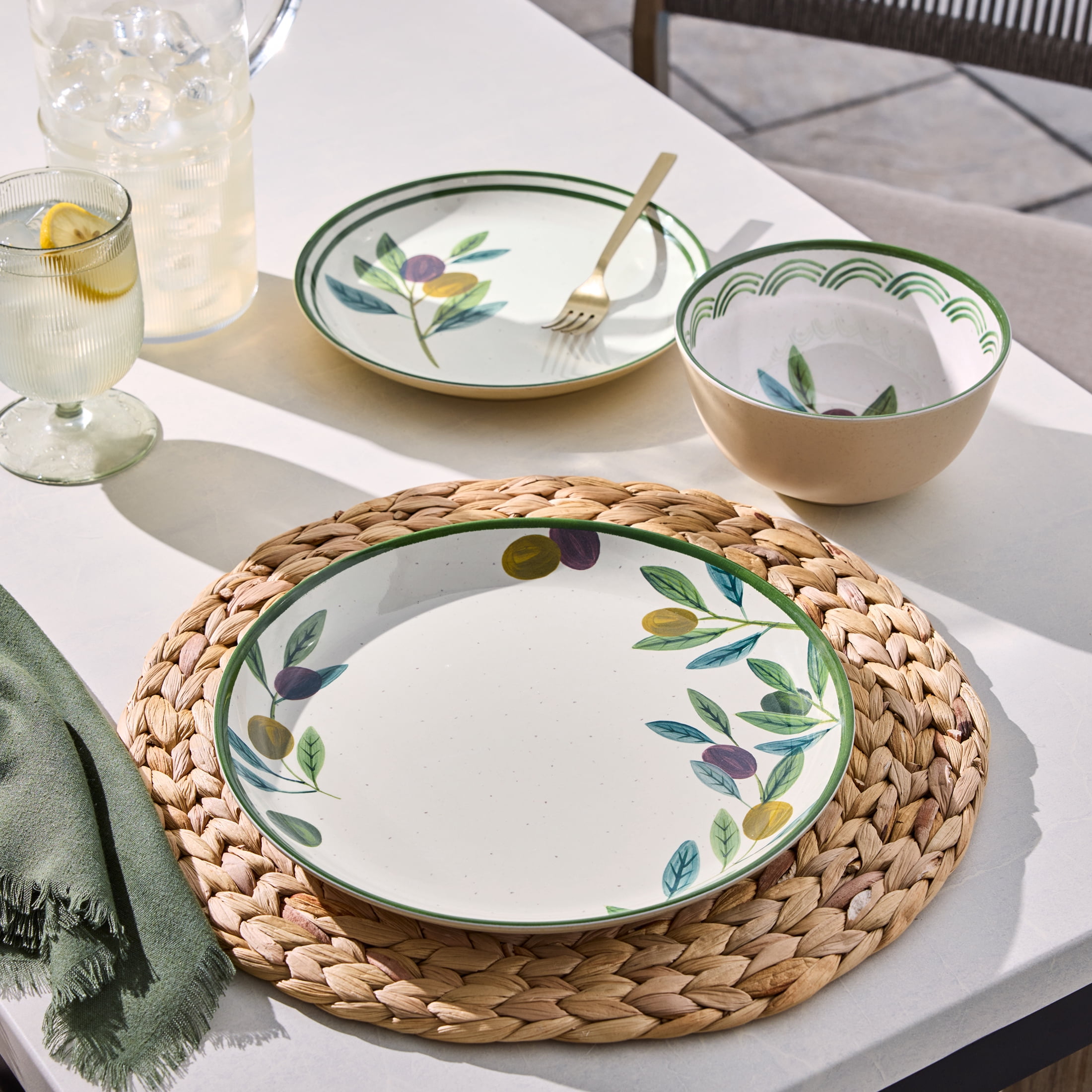 Better Homes & Gardens Olive Beige 10.75 in Round Bamboo Melamine Dinner Plate