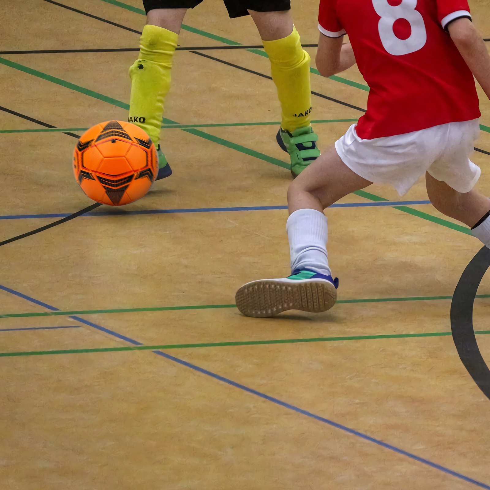 Size 4 Training Futsal Ball, Low Bounce Indoor Soccer Ball (Orange)