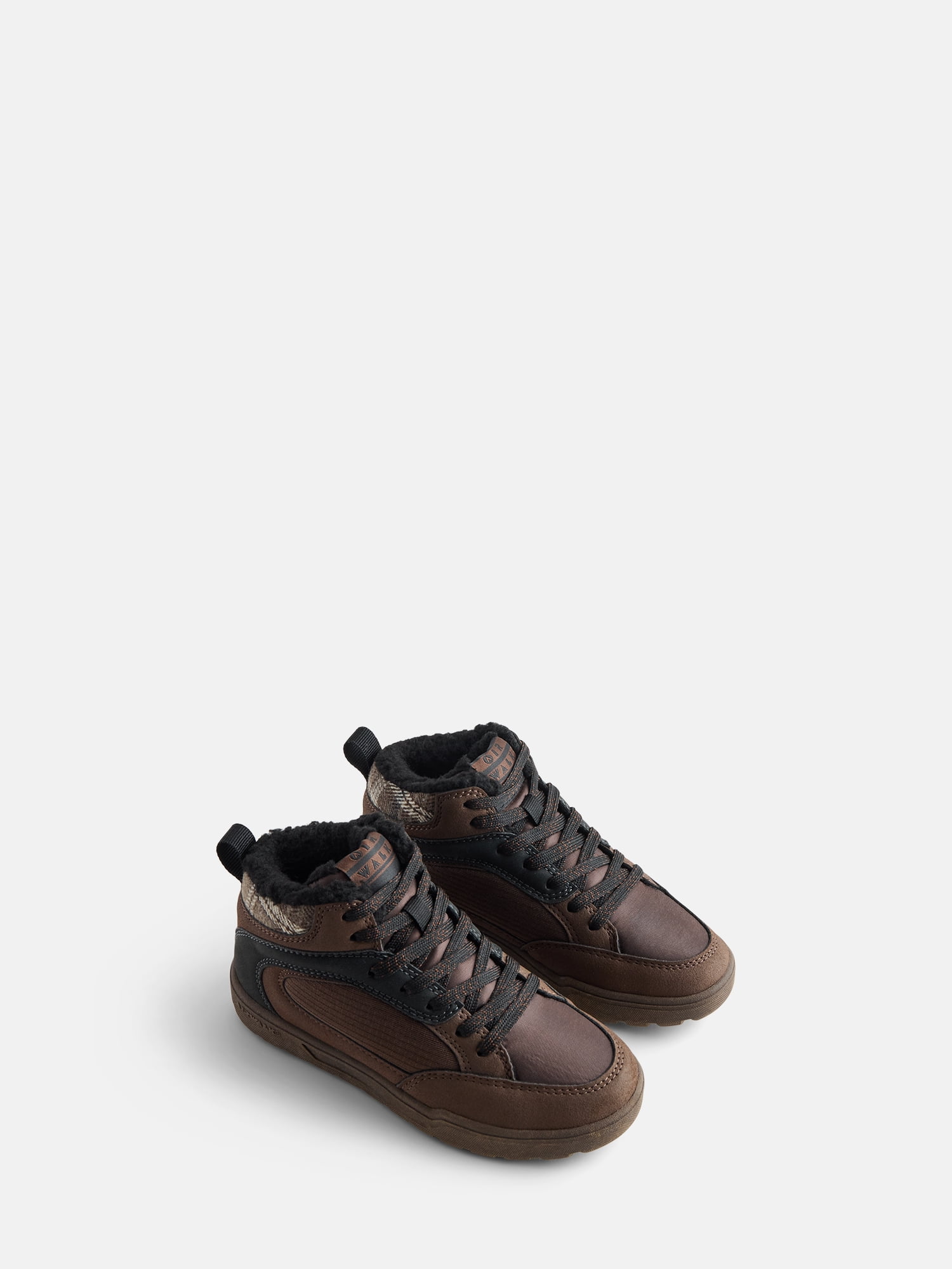 Airwalk Boys Alva Mid Top Casual Sneakers