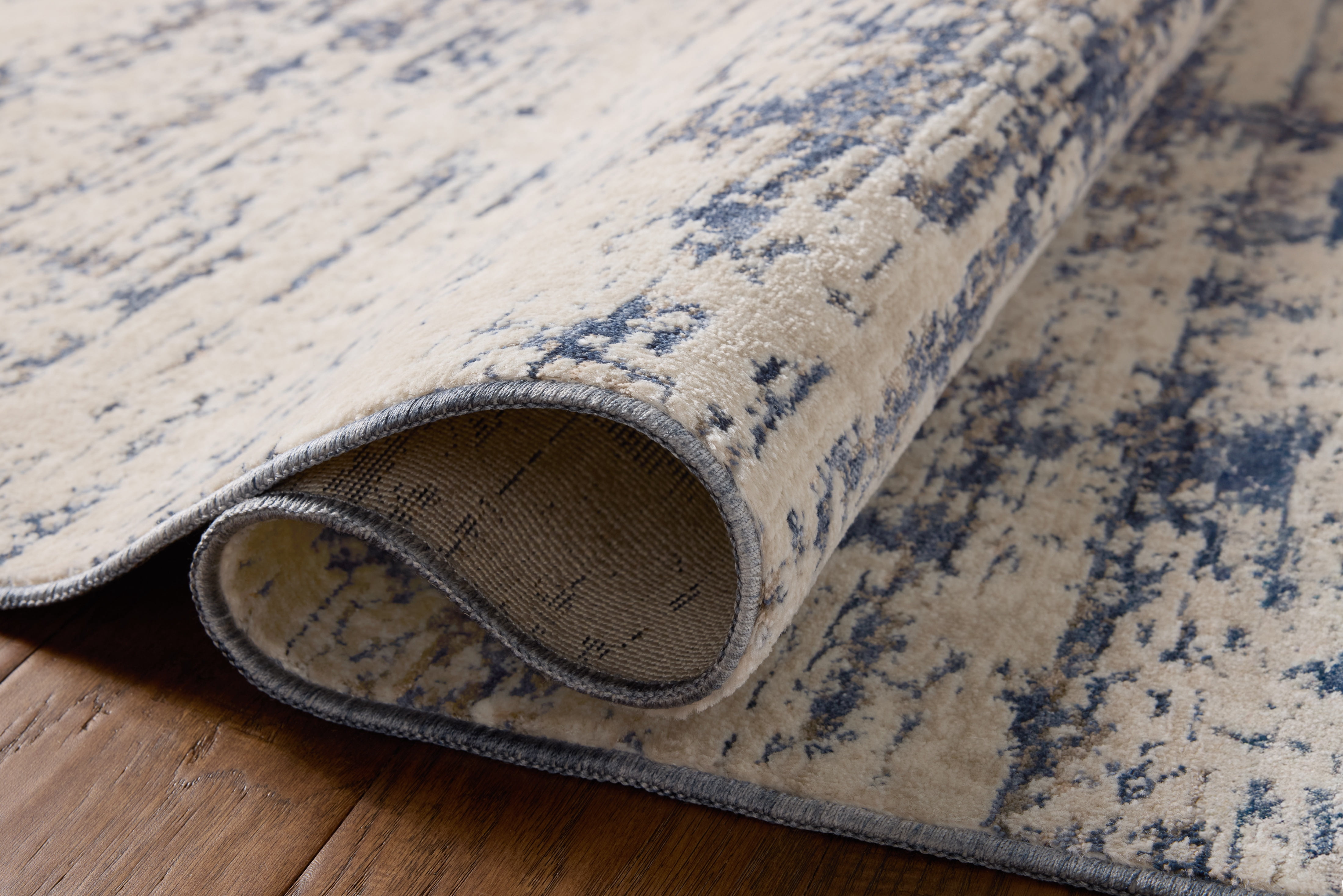 Loloi Nellie Dove / Blue 18" x 18" Sample Area Rug